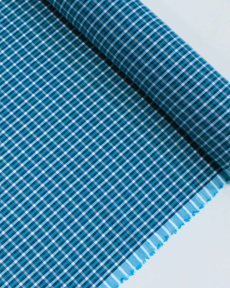 Tecido Linho Misto Italiano Micro Quadriculados Branco e Tons de Azul