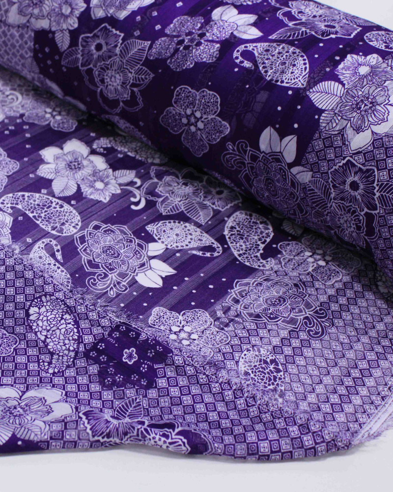 Tecido Crepe Chiffon Brocado Barrado Duplo Floral e Geométrico Branco e Roxo