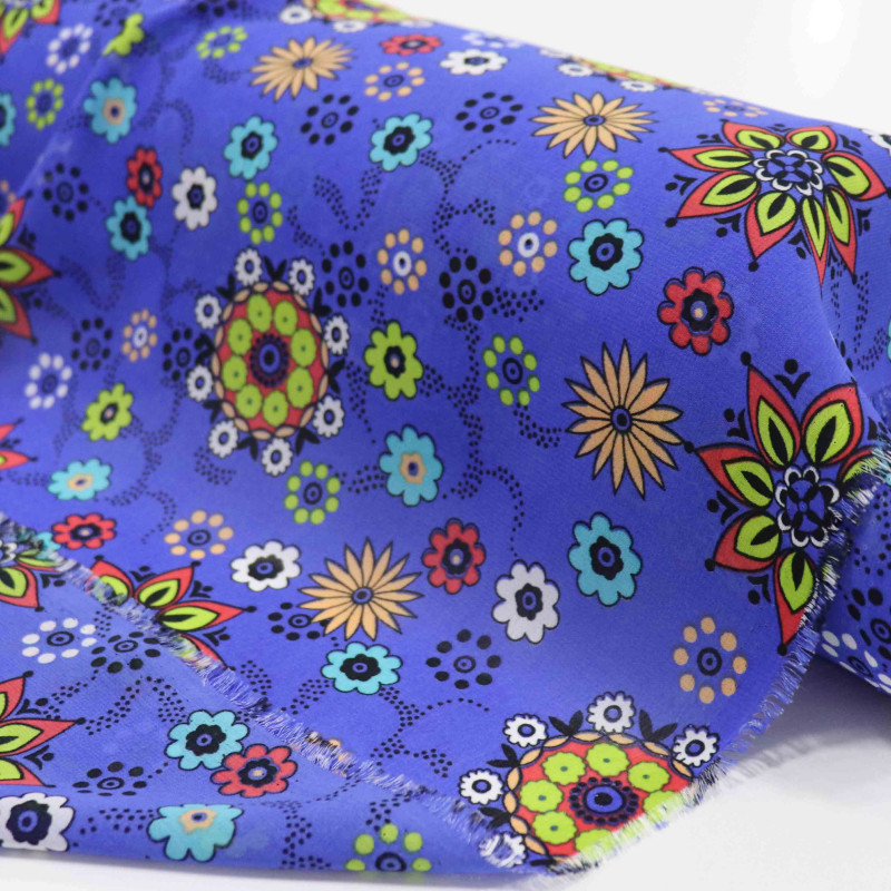 Tecido Crepe Chiffon Mandalas e Flores Azul