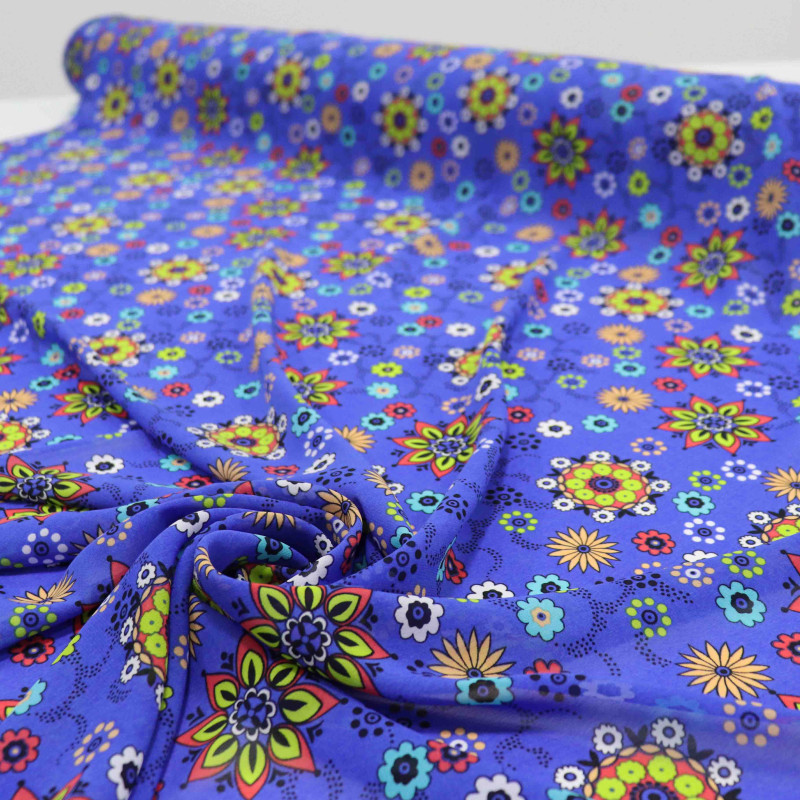 Tecido Crepe Chiffon Mandalas e Flores Azul