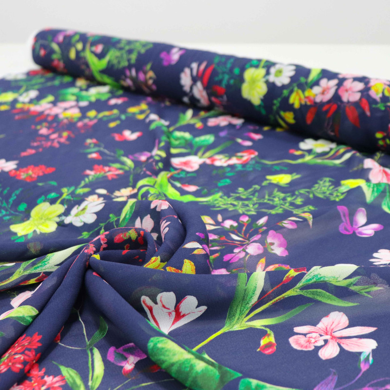 Tecido Crepe Chiffon de Viscose Italiana Floral Colorido e Azul Marinho