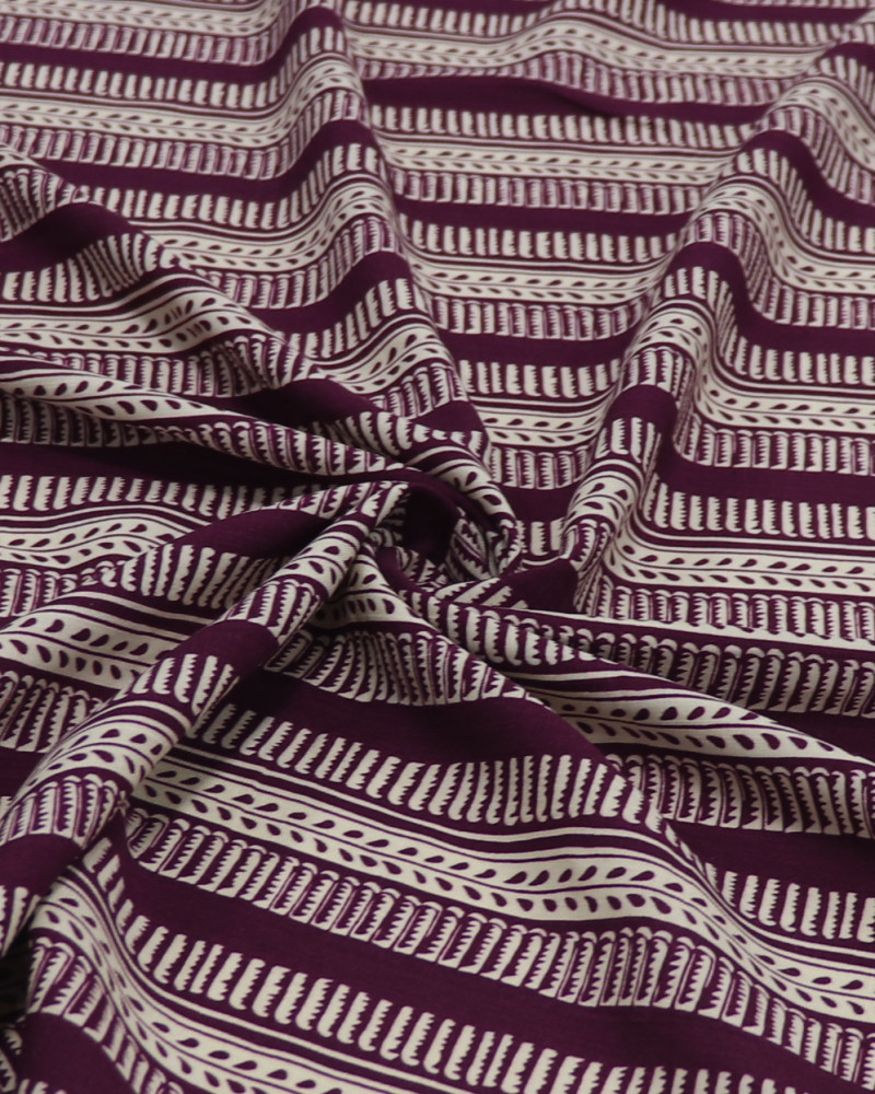 Tecido Viscose Texturizada Listras Estampadas Creme e Roxo Uva