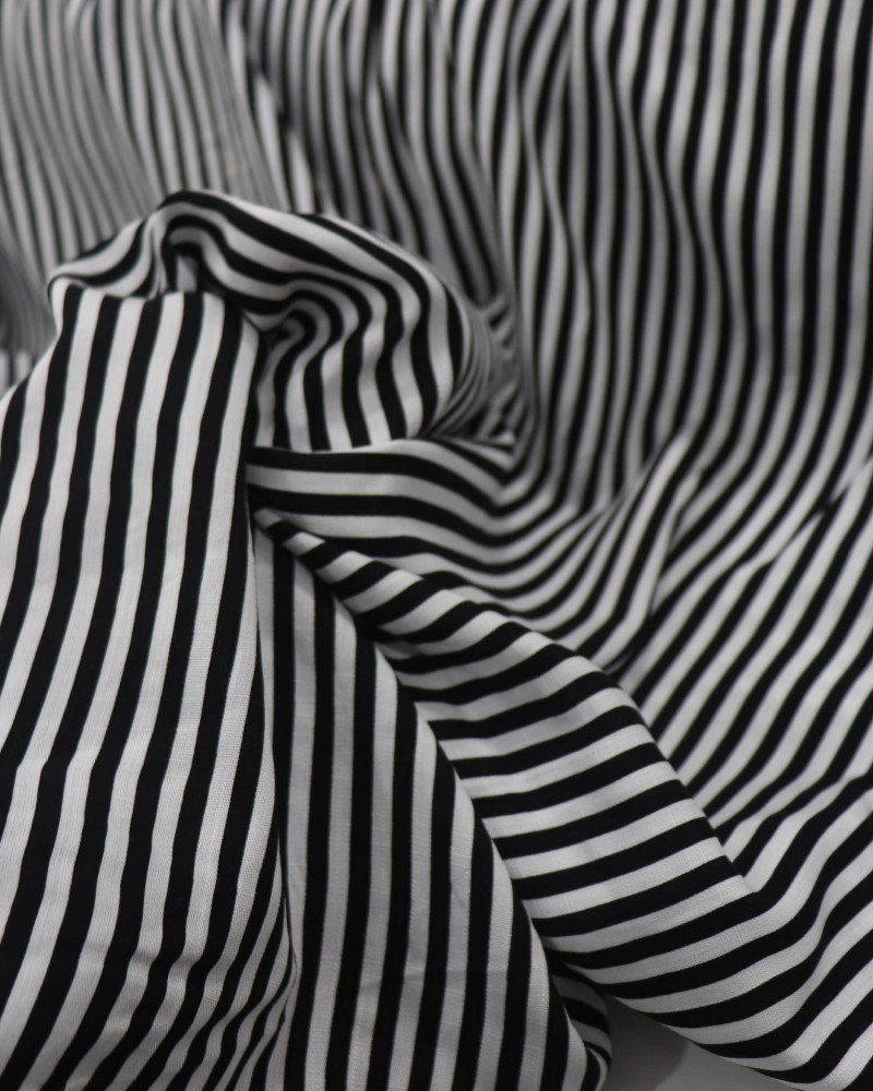 Tecido Viscose Texturizada Listras Finas P/B