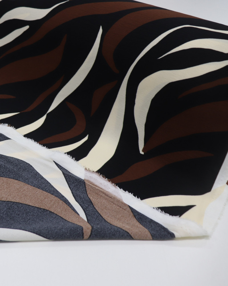 Tecido Crepe Koshibo Ondas Abstratas Creme, Marrom e Preto