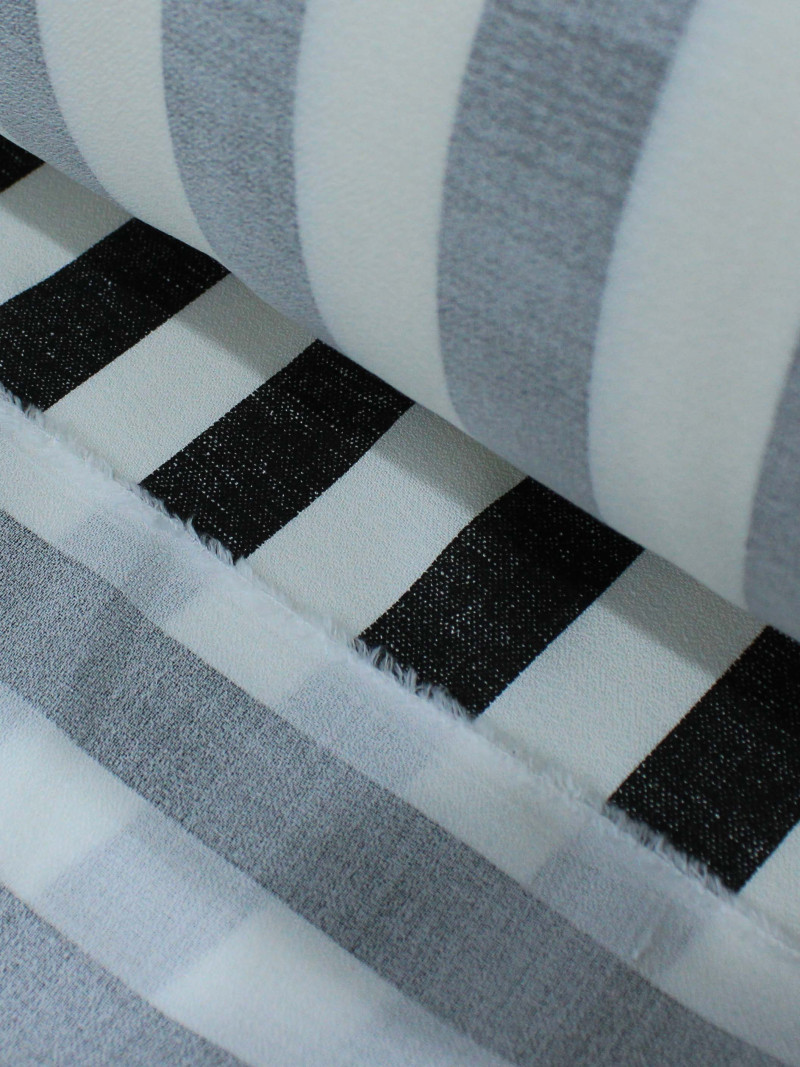 Tecido Crepe de Viscose Macro Listras Preto e Branco