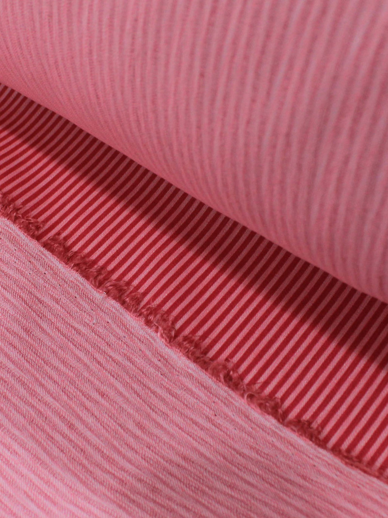 Tecido Viscose Mista Maquinetada Micro Listras Tons de Rosa