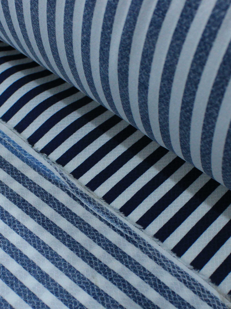 Tecido Viscose Mista Maquinetada Listras Azul Marinho e Branco