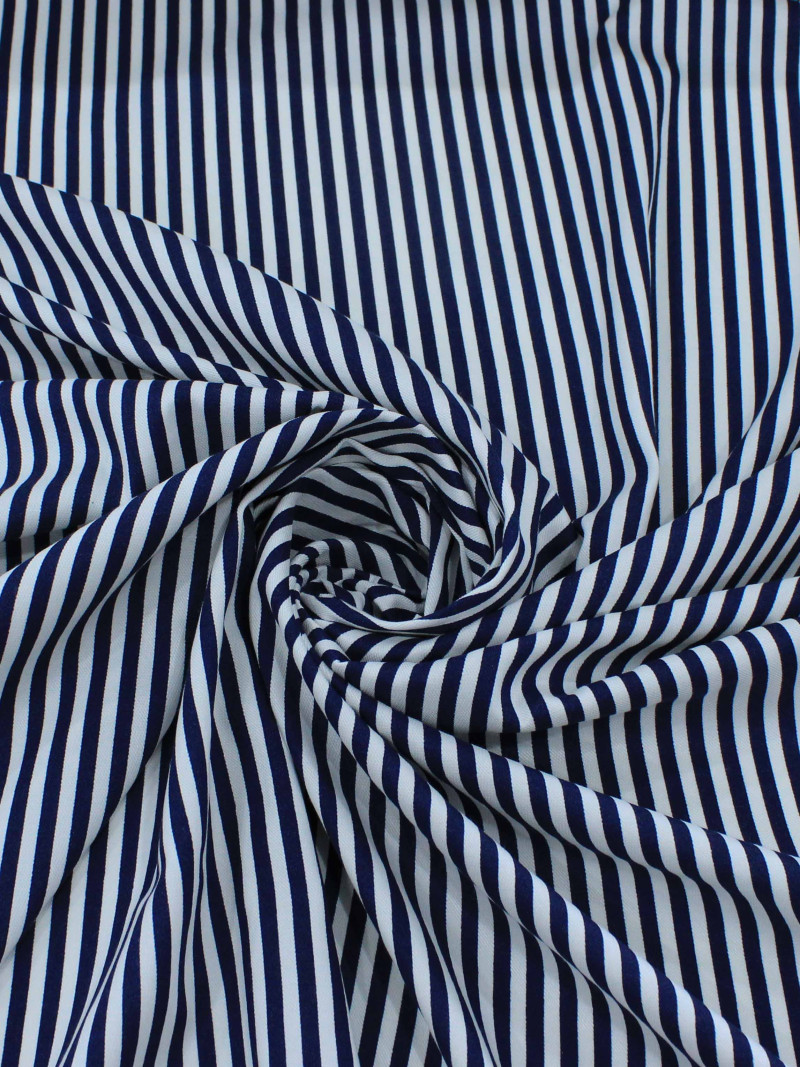 Tecido Alfaitaria de Viscose Listras Azul Marinho e Branco