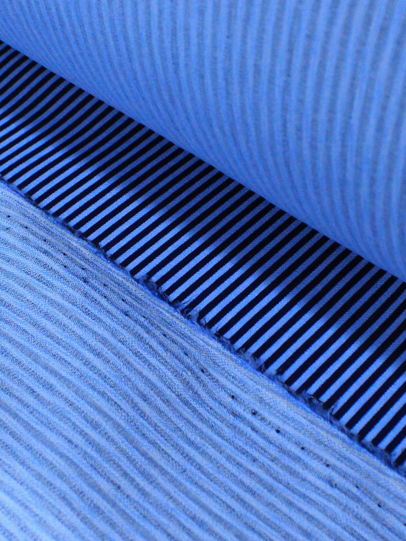 Tecido Viscose Mista Micro Listras Tons de Azul