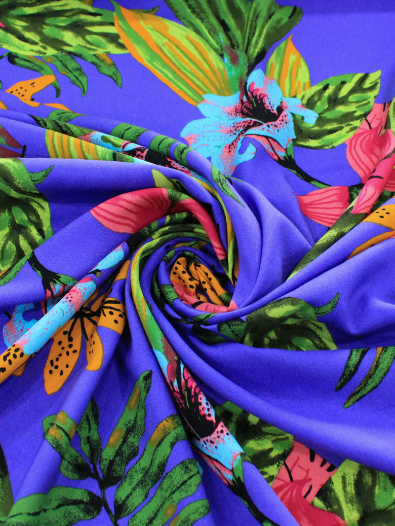 Tecido Viscose Macro Flores Rosa e Roxo