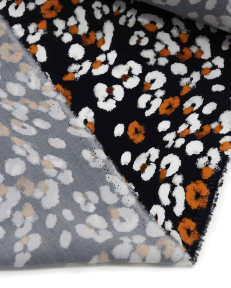 Tecido Viscose Premium Animal Print Branco, Laranja e Preto