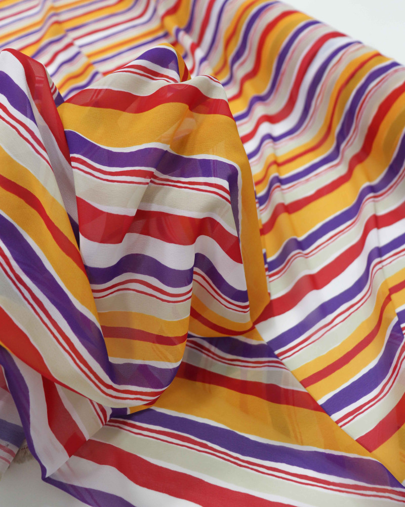 Tecido Viscose Tapete Floral Amarelo, Preto e Lilás