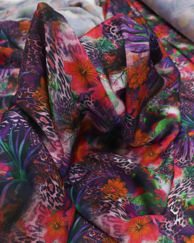 Tecido Crepe Silk Floral e Animal Print Colorido