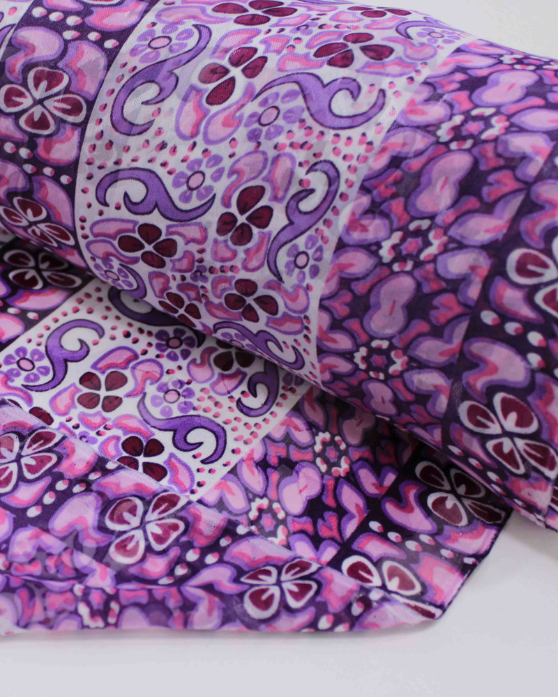 Tecido Crepe Chiffon Brocado Multi Listras Estampadas Tons de Rosa e Branco