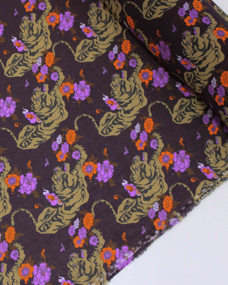 Tecido Crepe Chiffon Italiano Tigres e Flores Colorido