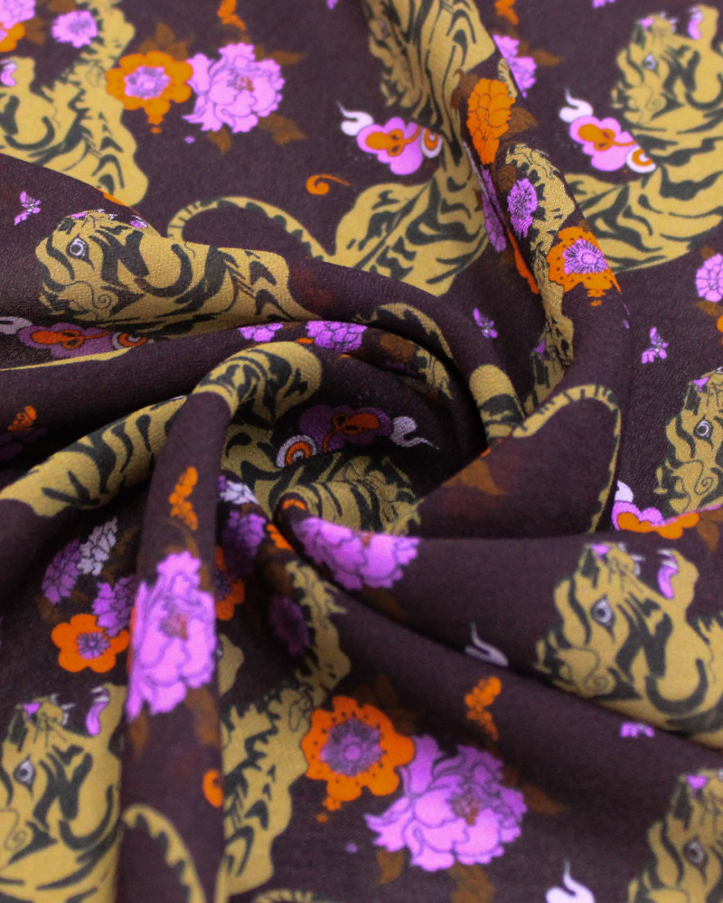 Tecido Crepe Chiffon Italiano Tigres e Flores Colorido