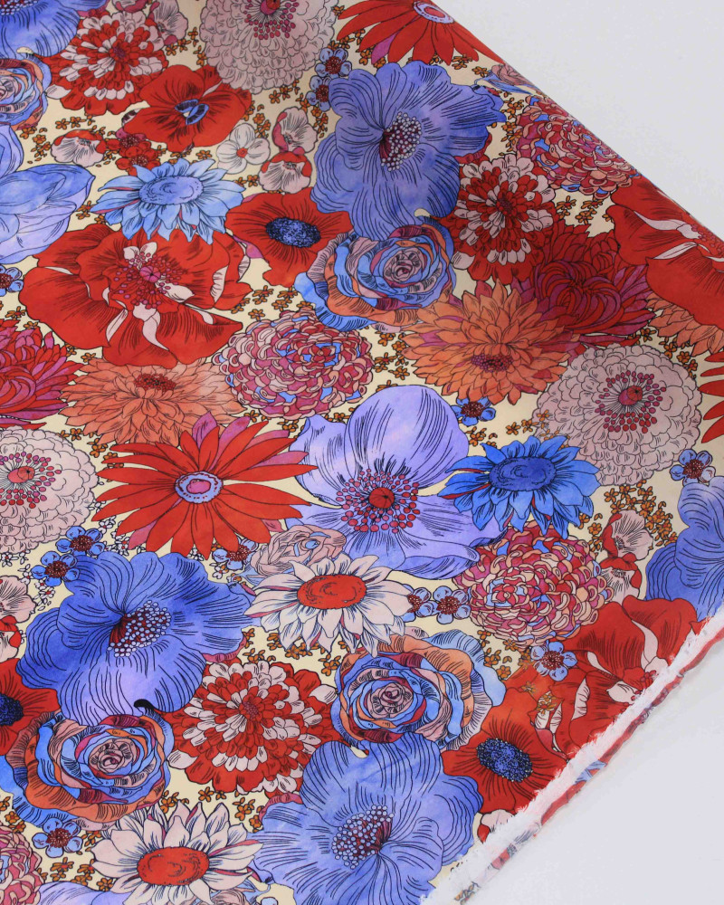Tecido Crepe Silk Fino Italiano Campo de Flores Azul, Vermelho e Creme