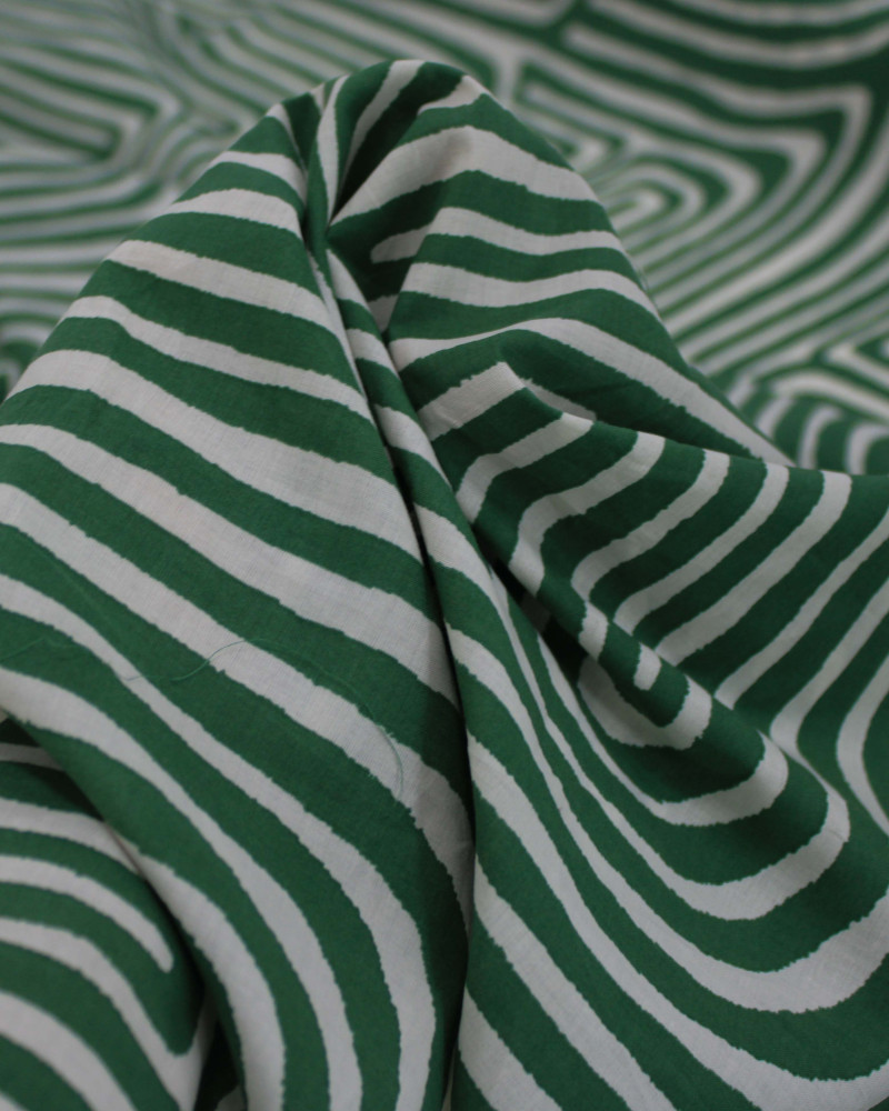 Tecido Cambraia de Algodão Italiano Listras Étnicas Verde e Offwhite