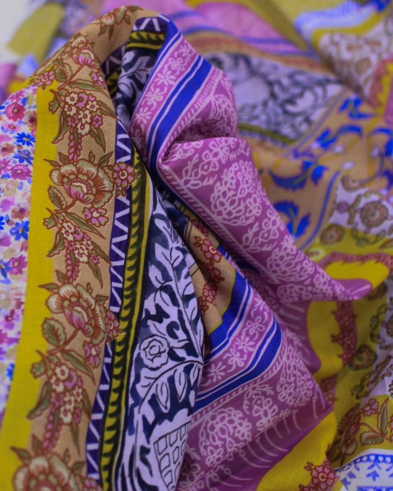 Tecido Cambraia de Algodão Italiano Multi Estampas em Recortes Colorido