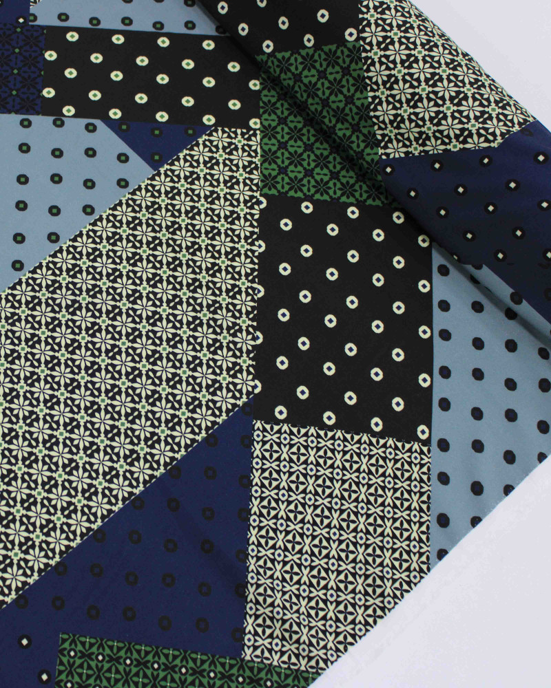 Tecido Viscose Italiano Multi Estampas em Recortes Coloridas