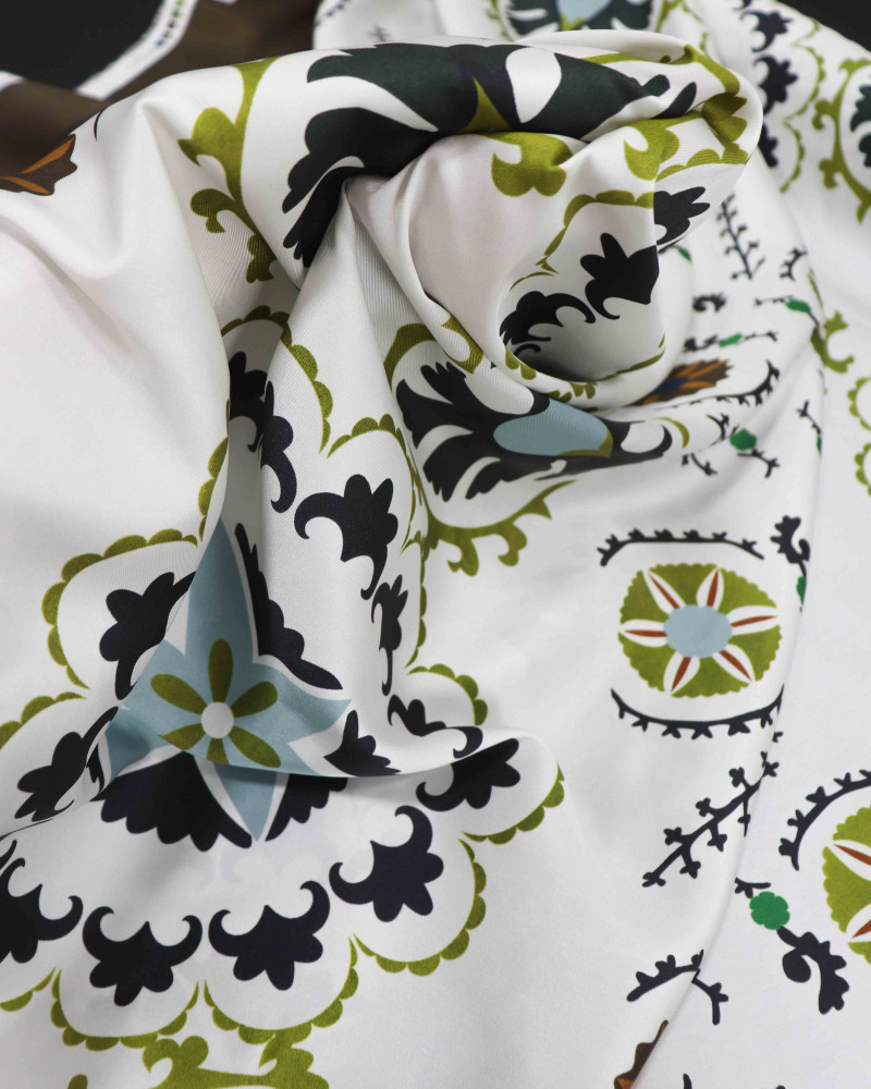 Tecido Crepe Silk Italiano Macro Mandalas Tons Frios