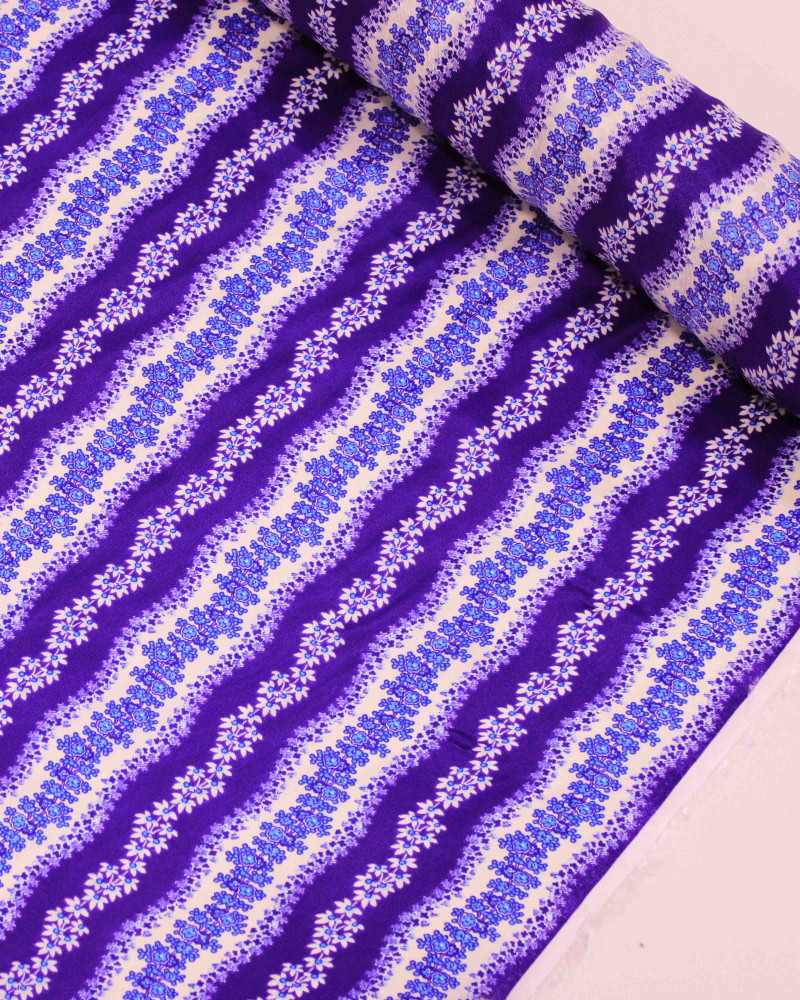 Tecido Crepe Silk Italiano Listras Florais Onduladas Branco, Azul e Roxo