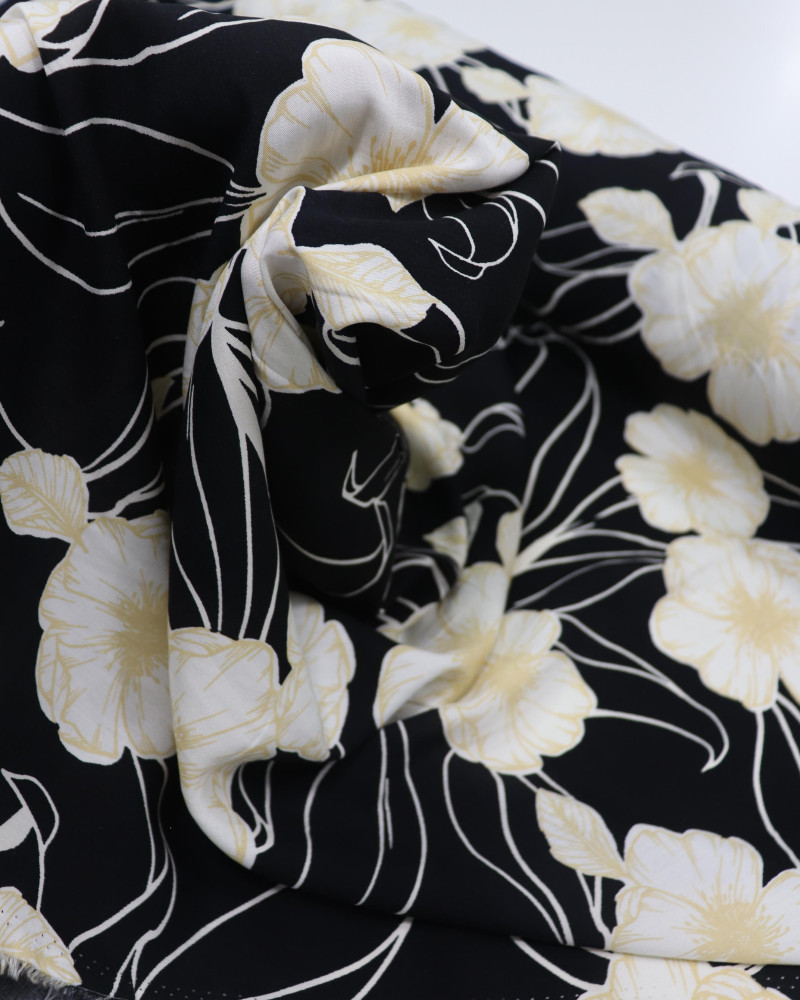 Tecido Viscose Macro Portulaca Creme e Preto (2.7m)
