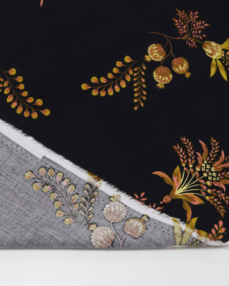 Tecido Viscose Macro Ramos Dourado e Preto