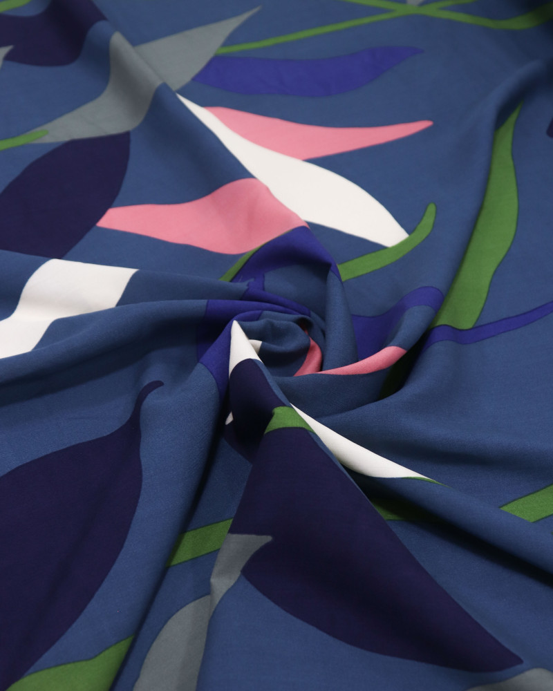 Tecido Viscose Macro Ramos Colorido e Azul Petróleo