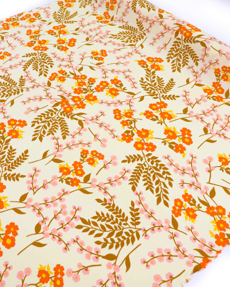 Tecido Viscose Campo de Flores Laranja e Amarelo Claro