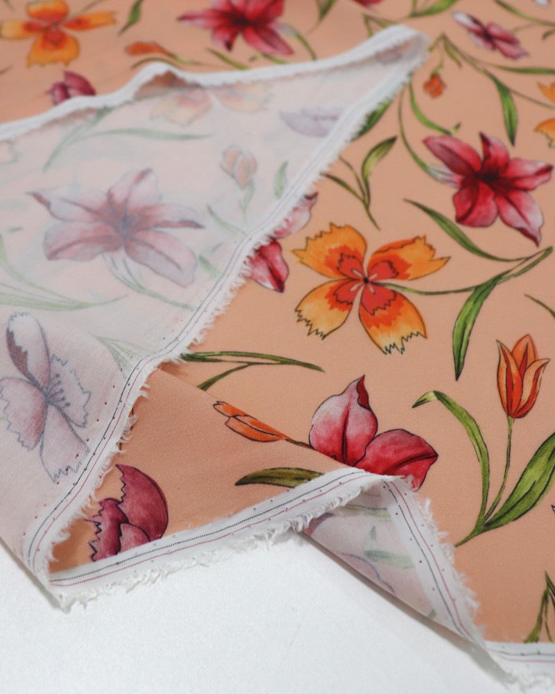 Tecido Viscose Premium Floral em Aquarela Vermelho, Laranja e Coral