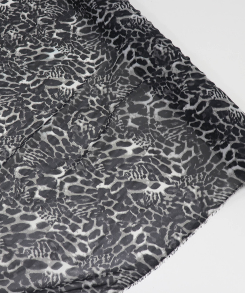 Tecido Crepe Chiffon Animal Print Clássico Cinza e Preto