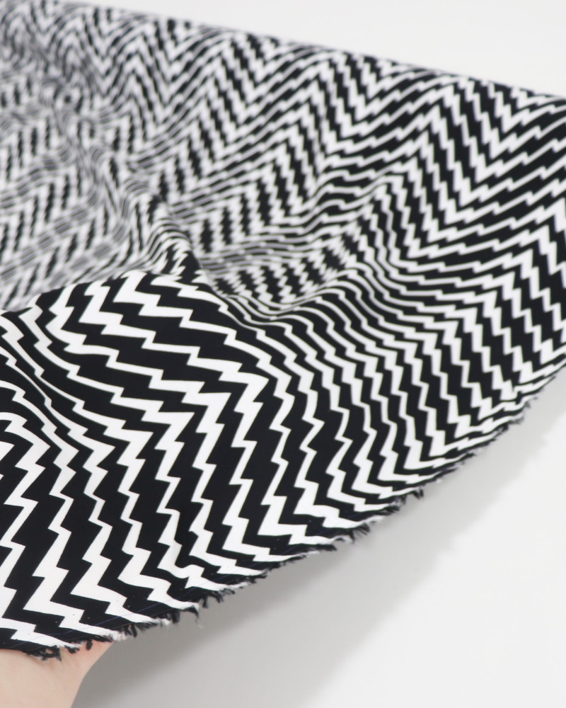 Tecido Viscose Italiano Irregular Preto e Branco