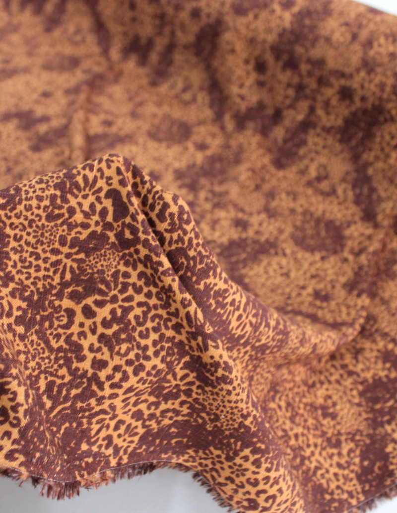 Tecido Viscose Texturizada Animal Print e Floral Tons de Marrom