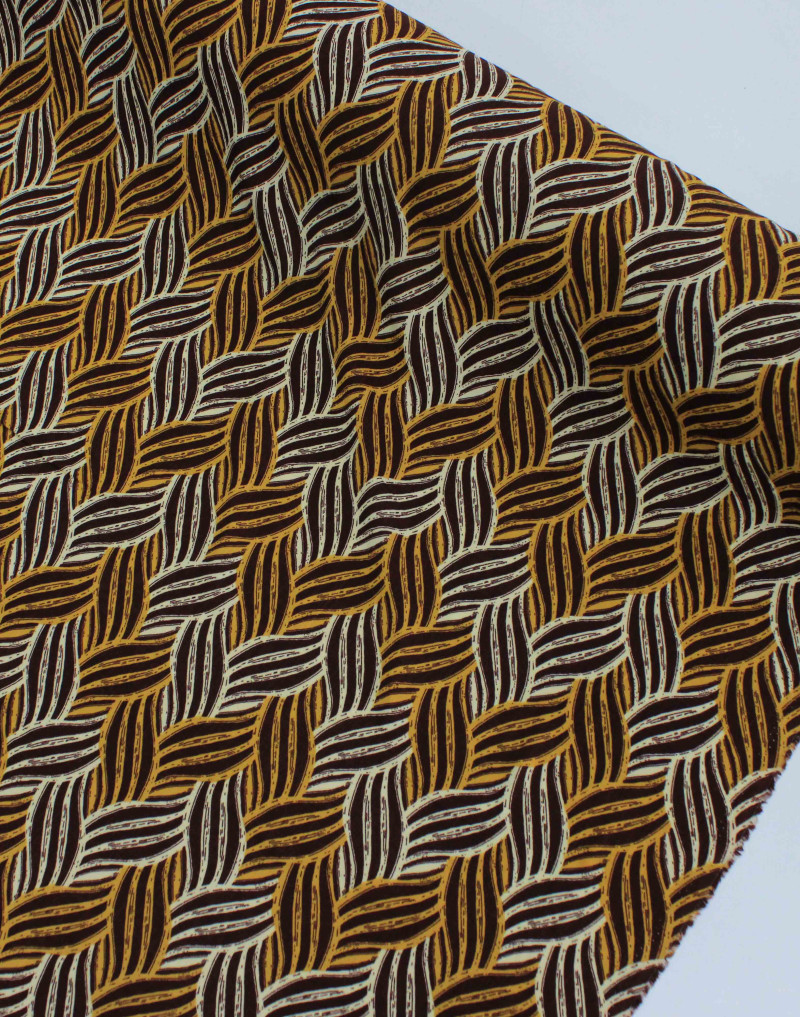Tecido Viscose Texturizada Entrelaços Amarelo Mostarda e Bege