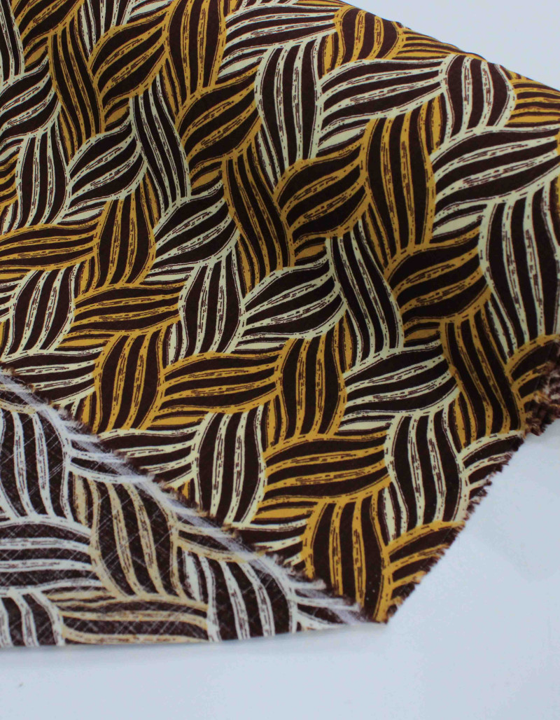 Tecido Viscose Texturizada Entrelaços Amarelo Mostarda e Bege