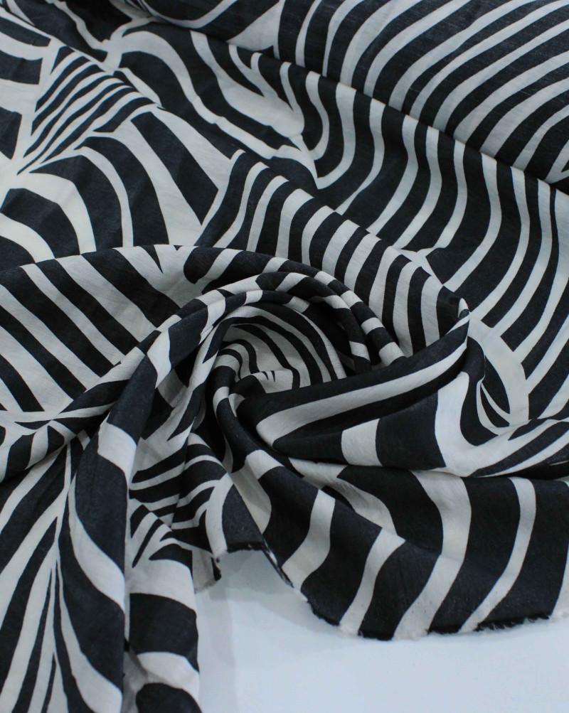 Tecido Viscose Mista com Poliamida Macro Zebras