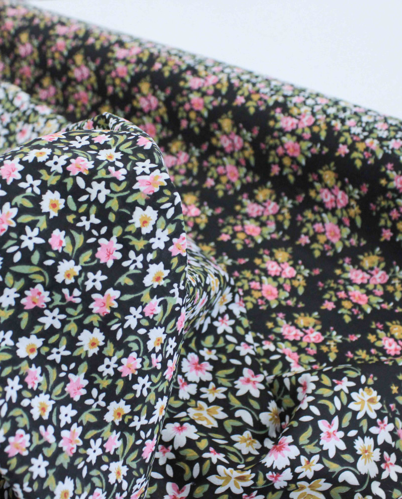 Tecido Cambraia de Algodão Micro Floral Barrado