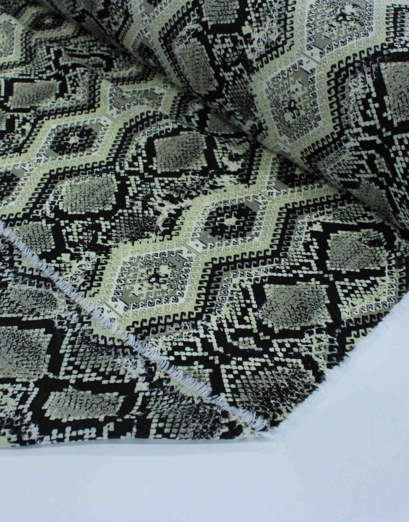 Tecido Crepe Bubble Étnico Verde Menta e Preto