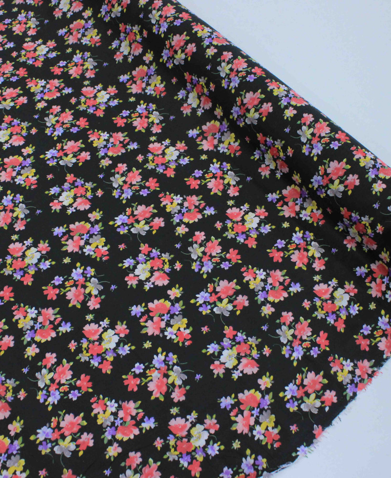 Tecido Cambraia de Algodão Floral Preto
