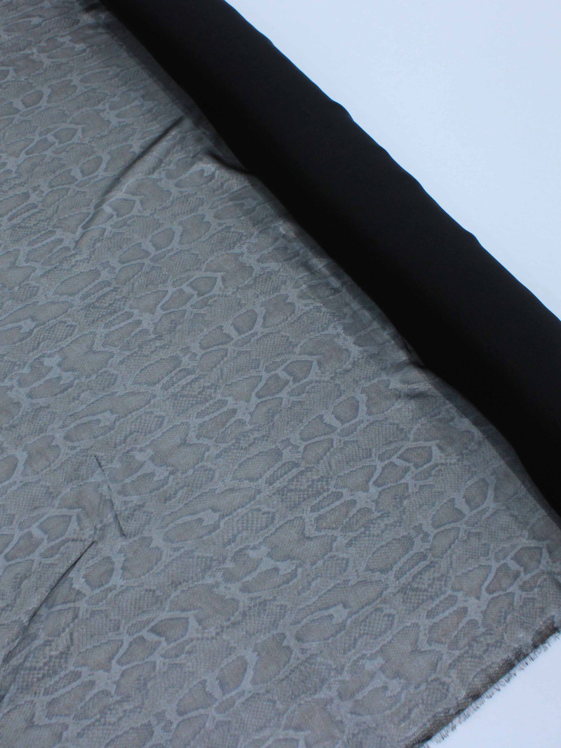Crepe Chiffon com Foil Animal Print Cobra Preto