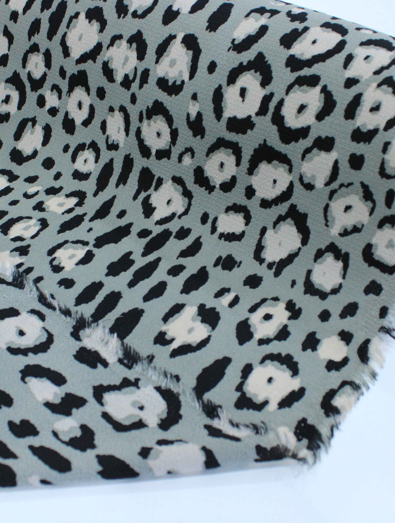 Tecido Crepe Bubble com Elastano Animal Print Tons de Cinza