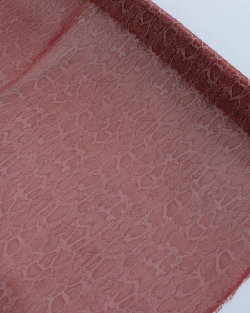 Tecido Crepe Chiffon com Foil Animal Print Marsala