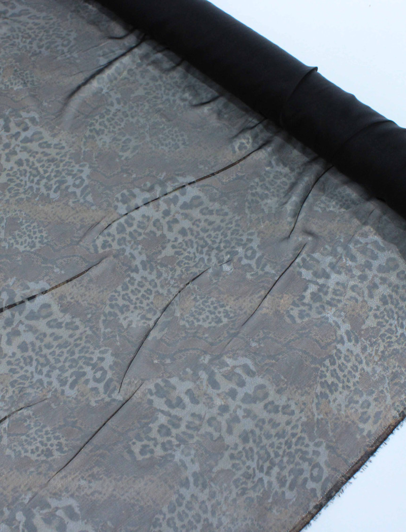 Tecido Crepe Chiffon com Foil Animal Print Dourado e Preto