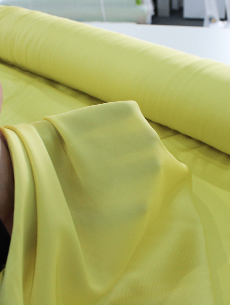 Tecido Crepe Silk Amarelo Claro