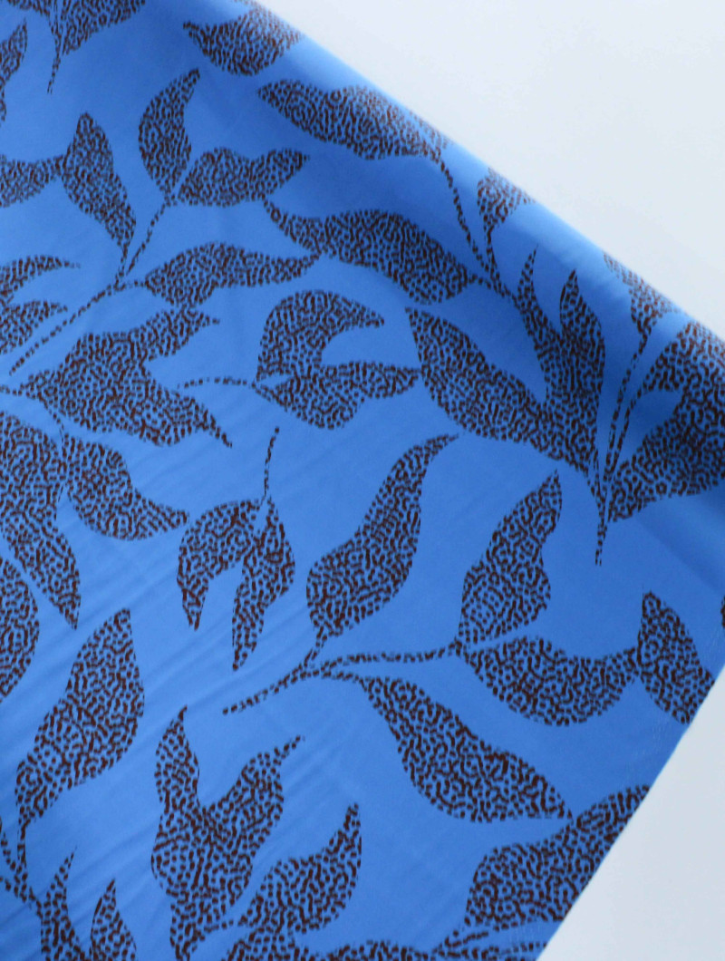 Tecido Crepe Silk Italiano Flores em Pontilhados Marrom e Azul
