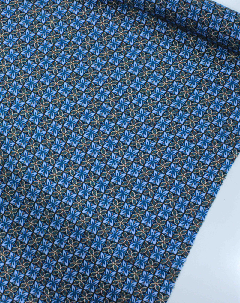 Tecido Crepe Salinas Italiano Floral Geométrico Tons de Azul