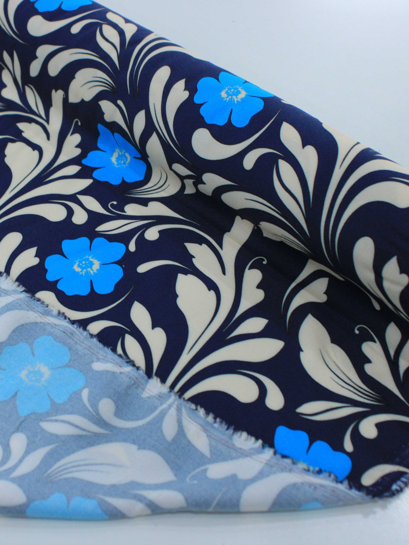 Tecido Viscose Italiano Floral Bege e Azul Marinho