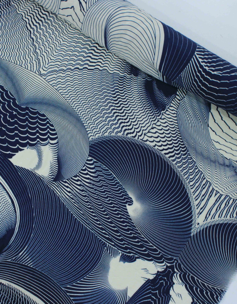 Tecido Viscose Italiano Linhas Abstratas Tons de Azul