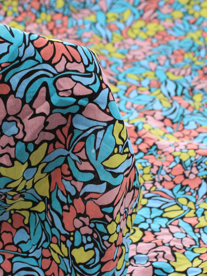 Tecido Viscose Mista com Poliamida Floral Colorido